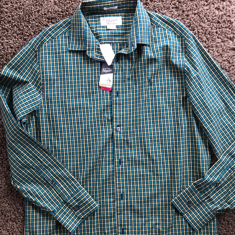 NWT Men’s Classic Fit Penguin button down shirt